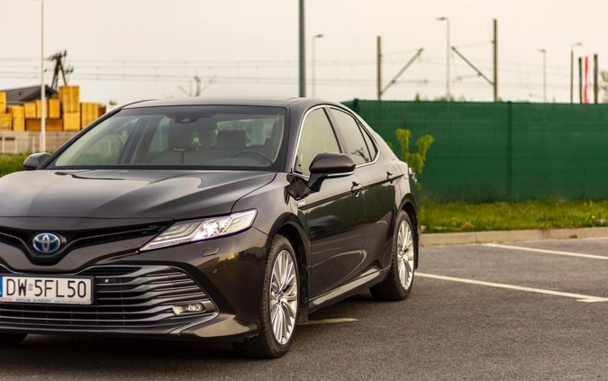 Toyota Camry cena 96900 przebieg: 174000, rok produkcji 2019 z Wrocław małe 781